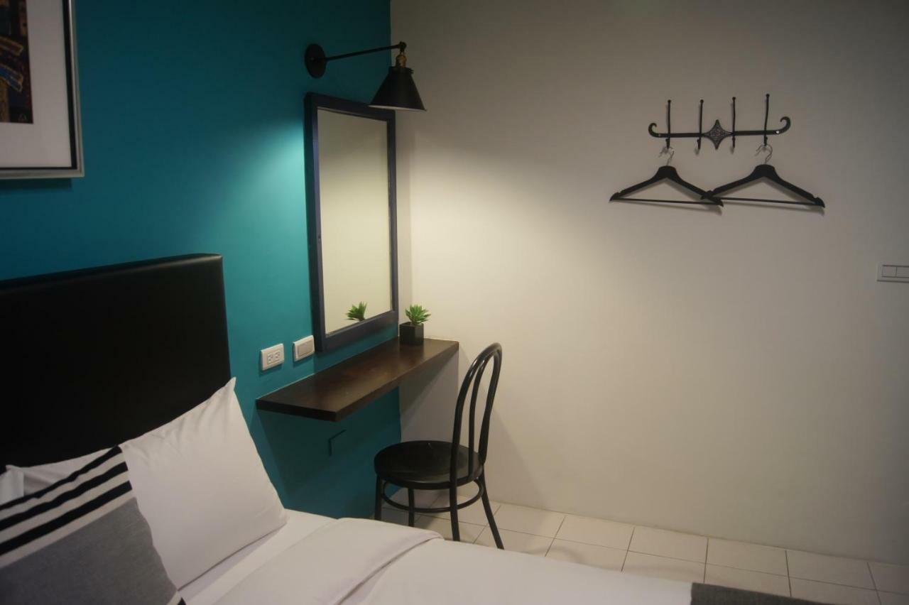 Home In Tainan Bagian luar foto